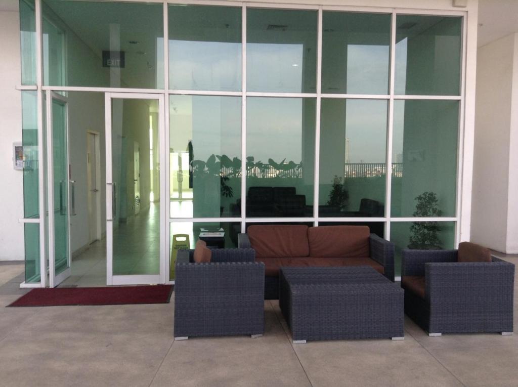 2 Bedrooms - Thamrin Executive Apartment At Jakarta Center Kültér fotó